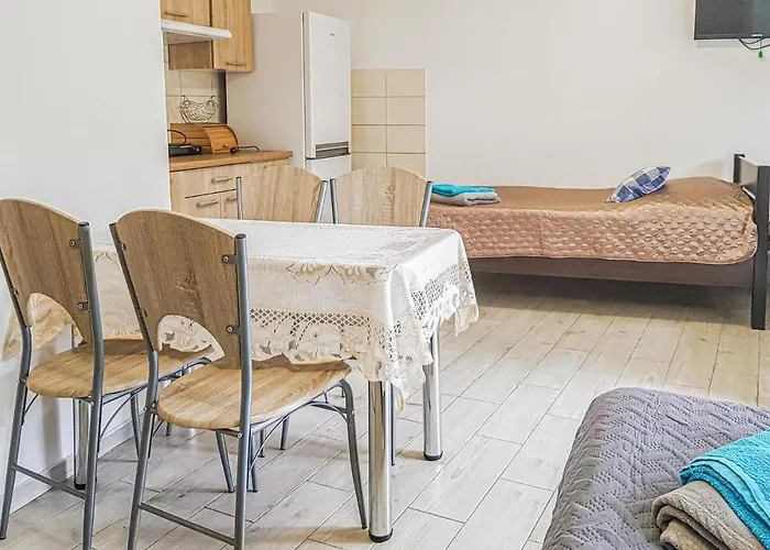 アパート Stunning In Dominikowo